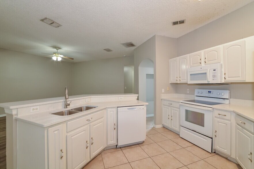 Building Photo - 882 Grand Sayan Loop