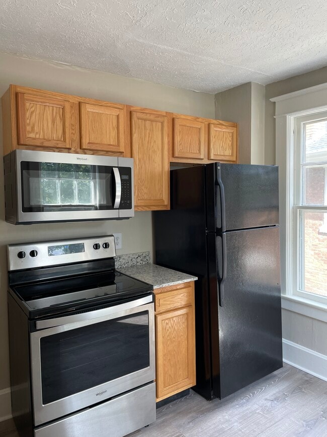 Building Photo - 1010 Fontaine Rd