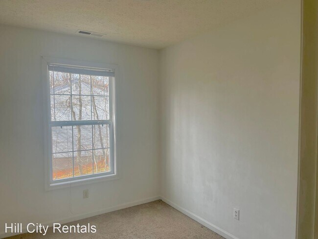 Building Photo - 3 br, 1.5 bath House - 916 Grand Arbre Drive