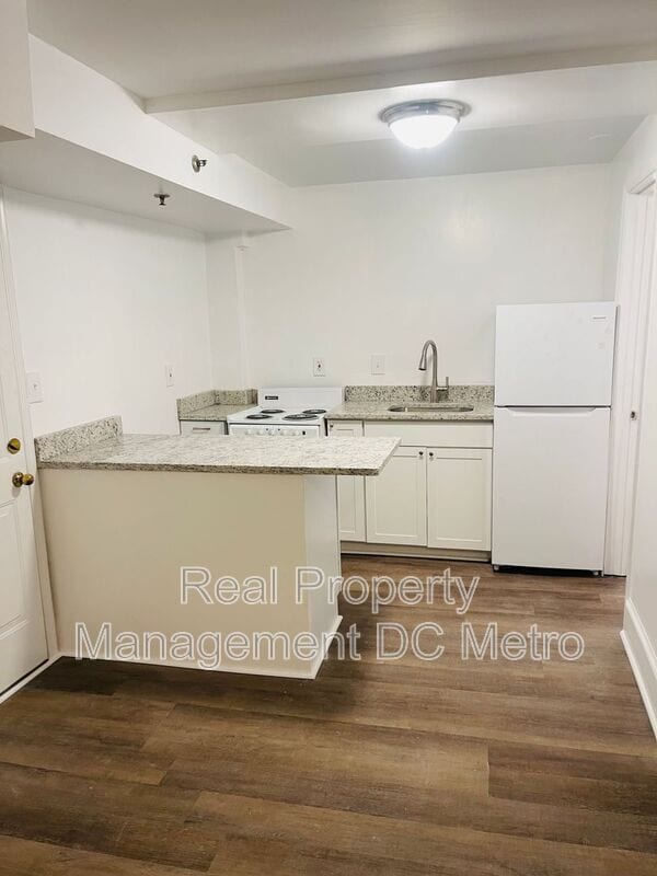 Building Photo - 815 Maryland Ave NE