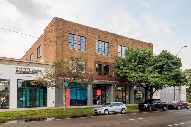Building Photo - 2857 E Grand Blvd