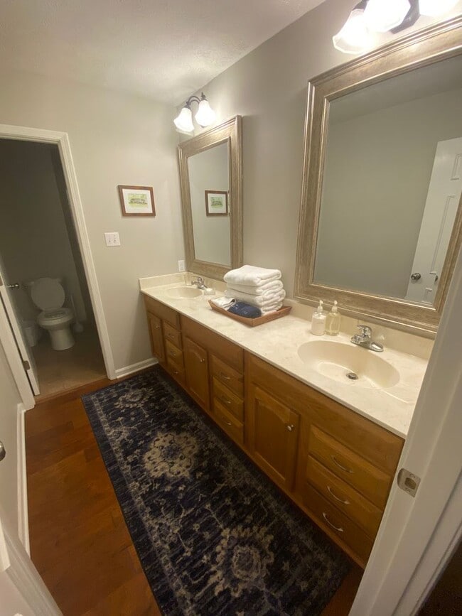 Building Photo - Charming 3-Bedroom Home in Prime Auburn Lo...
