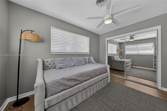 Building Photo - 2161 NE 62nd Ct