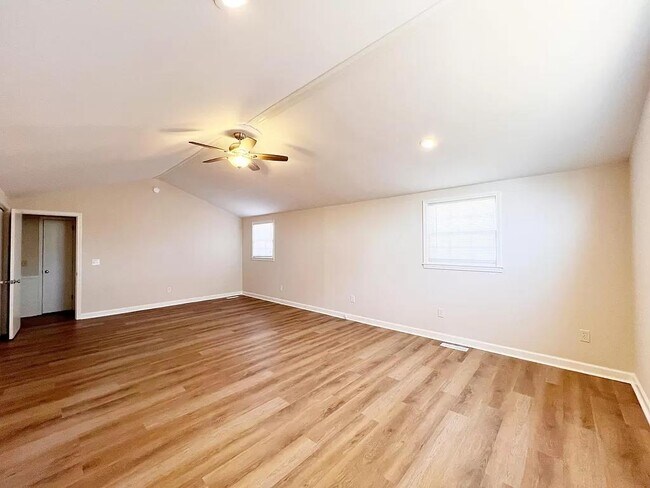 Building Photo - 102 Woodcliff Ct