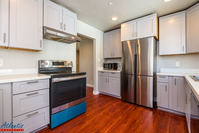 Building Photo - Gorgeous Cambrian Park Home