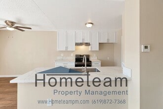 Building Photo - 2 BR / 1.5 BA 886 Sq ft. Spring Valley/ Paradise Hills