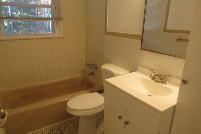 Building Photo - 37 Alpine Dr