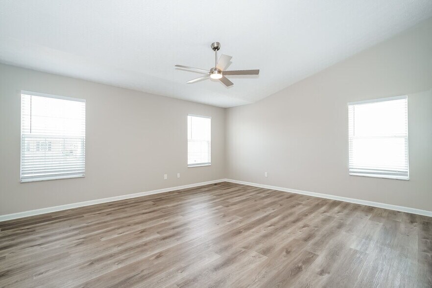 Building Photo - 5718 Cruiser Ave