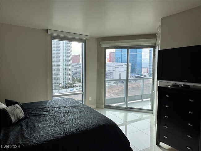 Building Photo - 222 Karen Ave