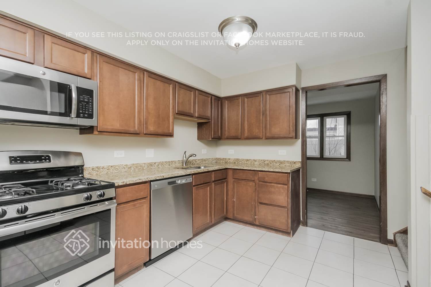 Building Photo - 16632 Parkview Ave