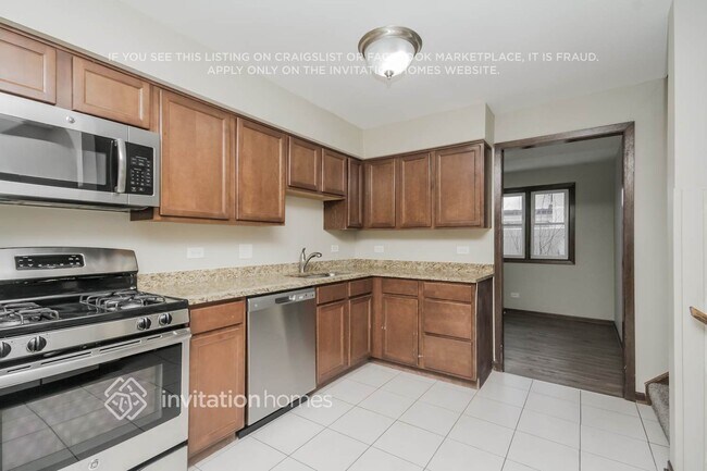 Building Photo - 16632 Parkview Ave