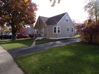 Building Photo - 161 W Franklin Dr