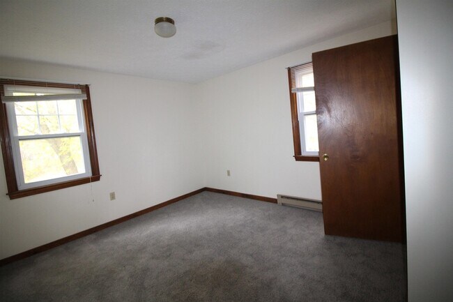 Building Photo - 84 Franklin St