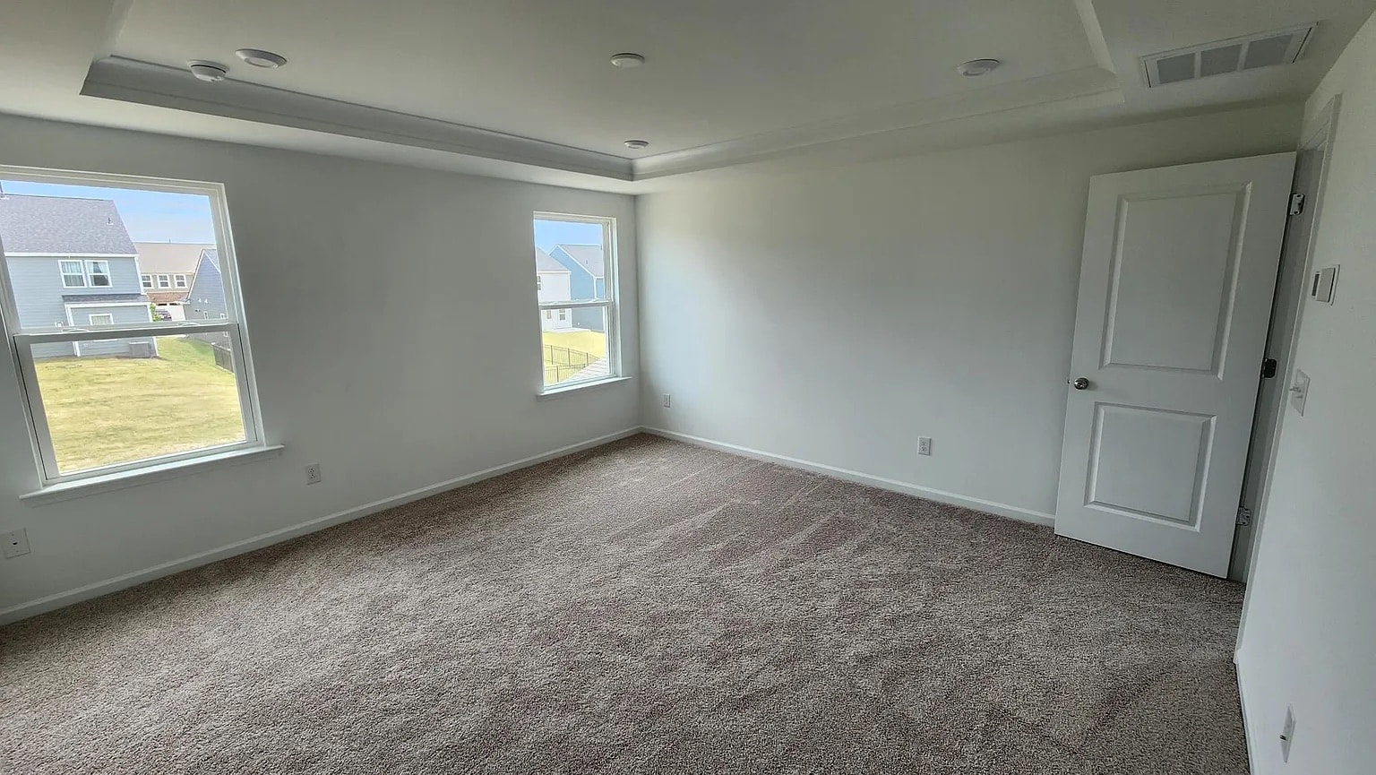 Building Photo - Room in House on Godwit Ln