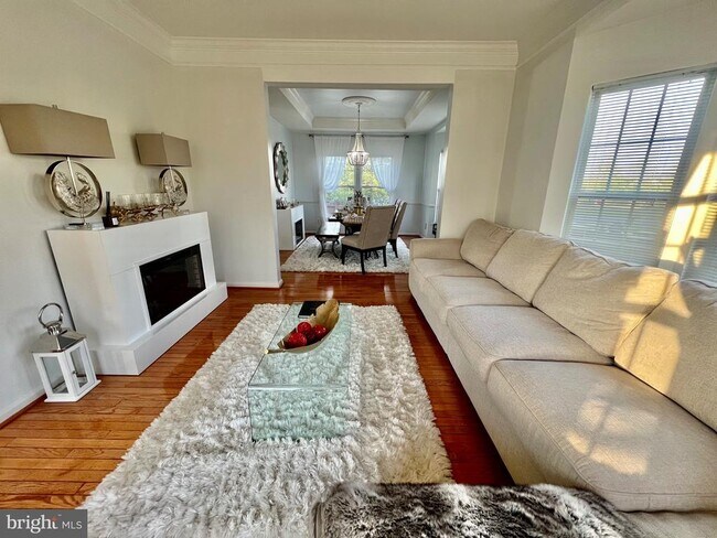 Building Photo - 15000 Onan Ct