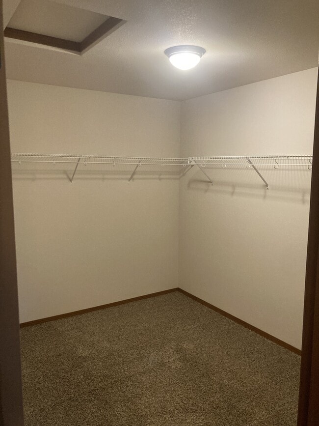 Building Photo - 24215 10th Ave S