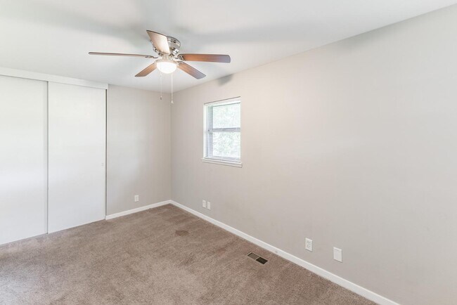 Building Photo - 2402 Mcclain Cir NW
