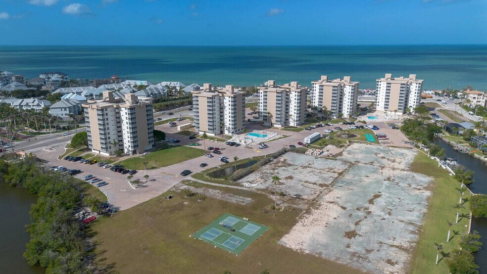 Building Photo - 5800 Bonita Beach Rd SW