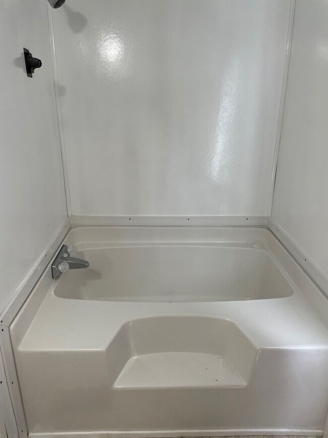 Building Photo - 3 bed 2 bath singlewide