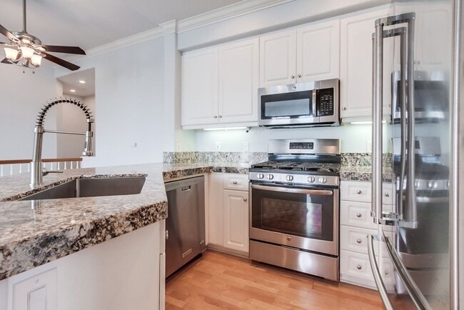 Building Photo - ***Available for move in on June 30, 2025*...