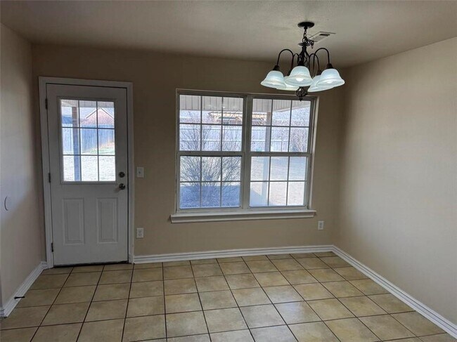 Building Photo - 812 Grant Ave