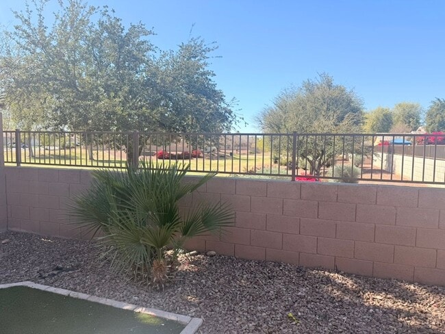 Building Photo - Cul-de-Sac Living | 3 Bed + Bonus Room | Pool + Greenbelt Views