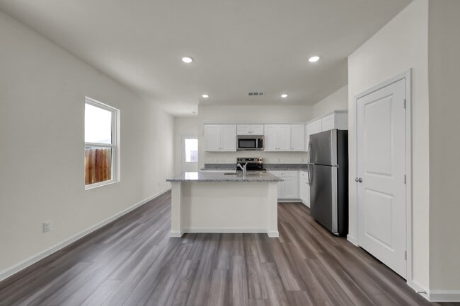 Building Photo - 15009 Ronan Dr