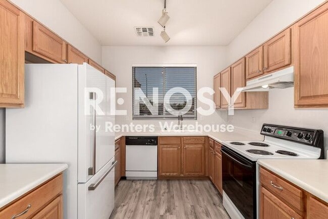 Building Photo - Ideal 3 Br 2 Ba 2 Cg Home Near Loop 303 & Greenway in Surprise!