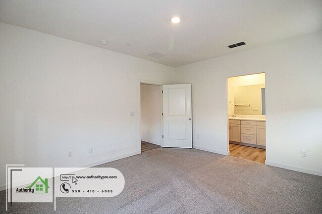 Building Photo - 3010 Silverstone Dr