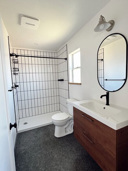 Building Photo - 1500 N Johnson Rd