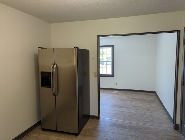 Building Photo - 6335 Hansley Dr