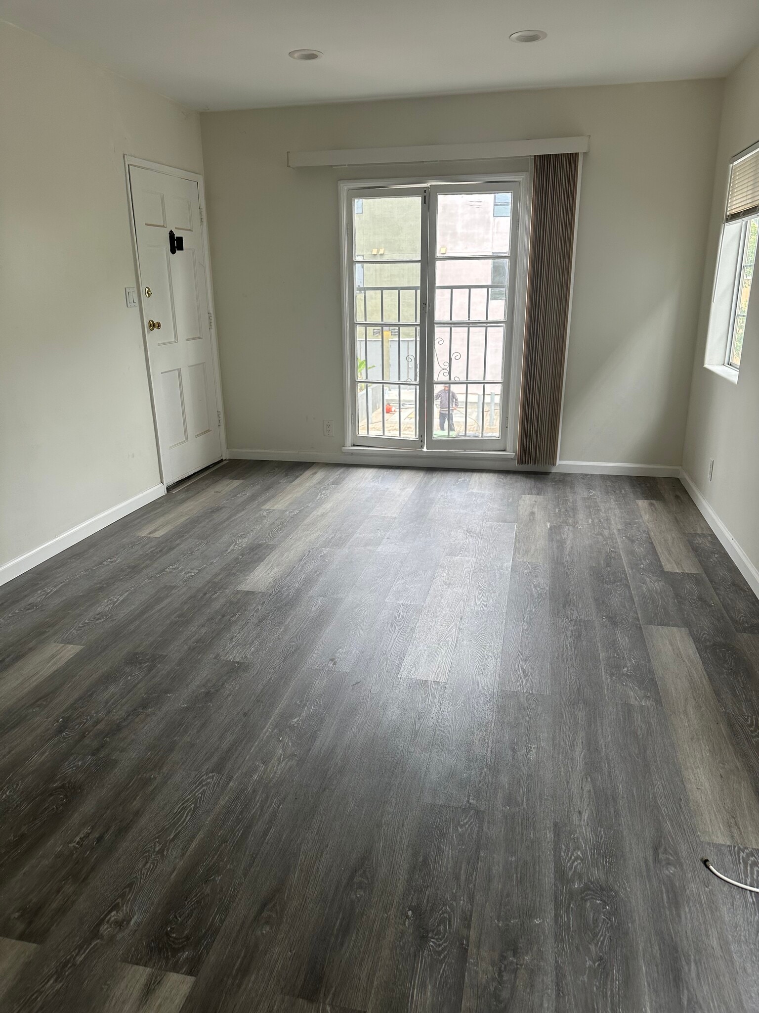 living room - 6218 Banner Ave