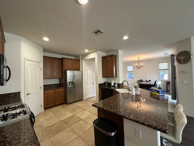 Building Photo - 3 Bedroom Rosemont Home