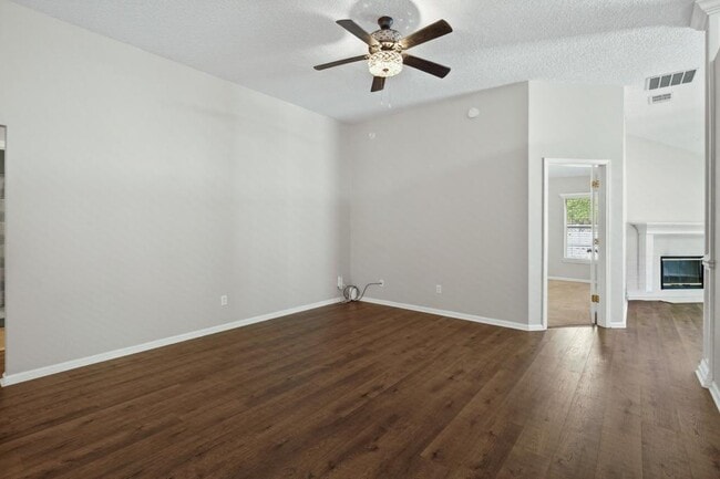 Building Photo - 1727 Canopy Oaks Dr