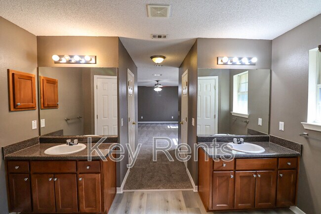 Building Photo - 3108 Chrisandra Ct