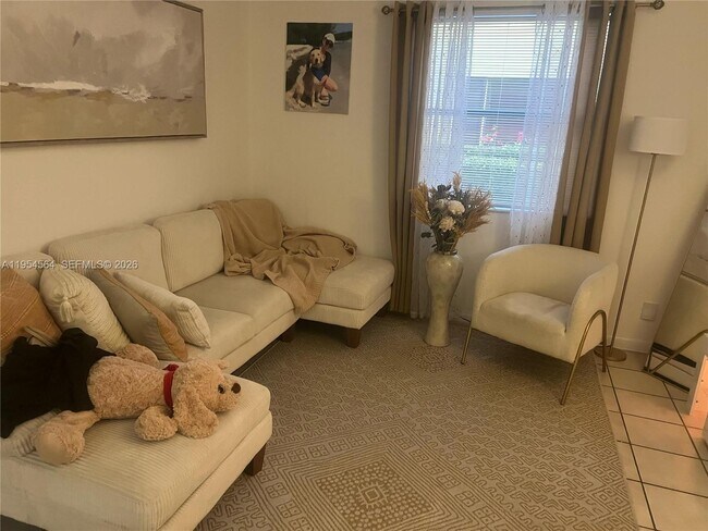 Building Photo - 526 NW 114th Ave