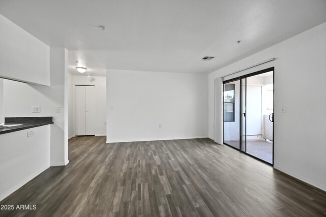 Building Photo - 3065 N 67th Ave