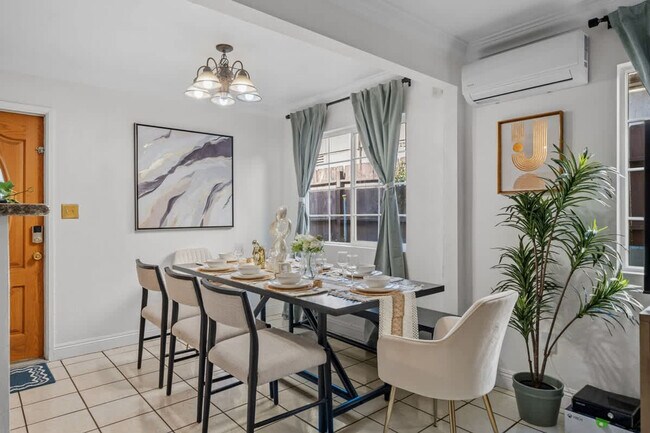 Building Photo - 2304 E 14th St