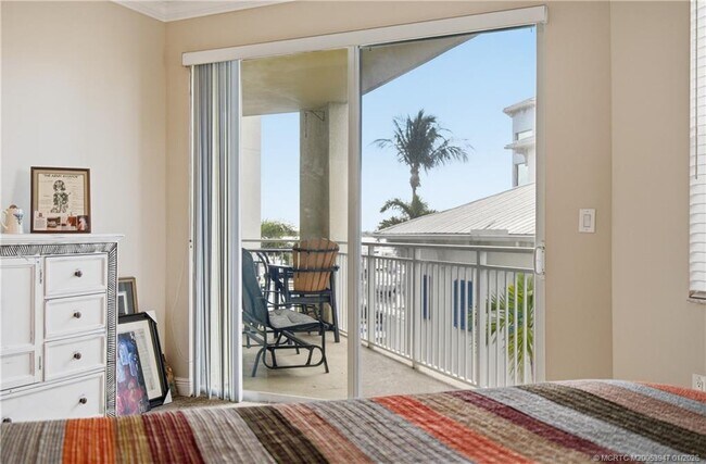 Building Photo - 975 NW Flagler Ave