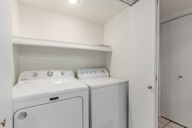Building Photo - New Rental Listing in Scottsdale Springs C...