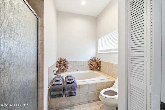 Building Photo - 75 Comares Ave