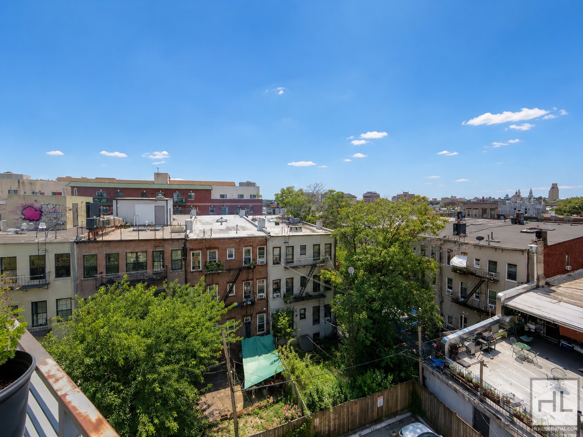 Building Photo - Bushwick 2-Bed 1-Bath / Outdoor Space