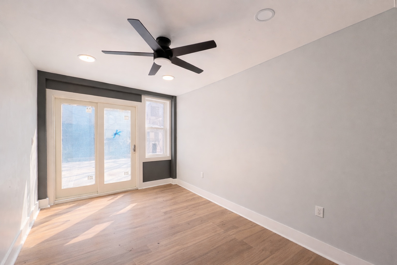 Building Photo - 5834 Phillips Ave