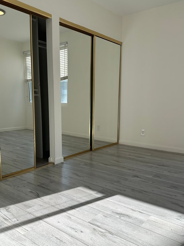 Building Photo - 7555 De Longpre Ave