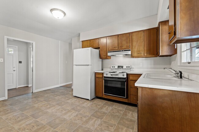 Building Photo - 2125 Talisman Rd