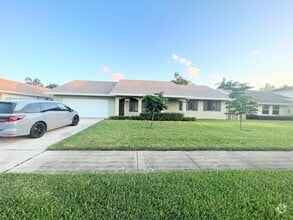 Building Photo - 4834 Willow Dr