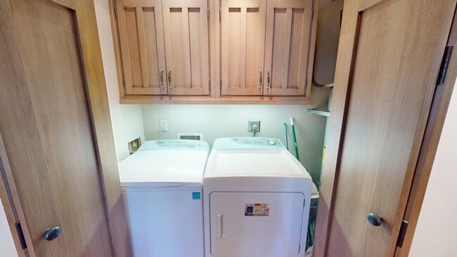 Building Photo - Luxury Coronado Condo in Regatta Bay
