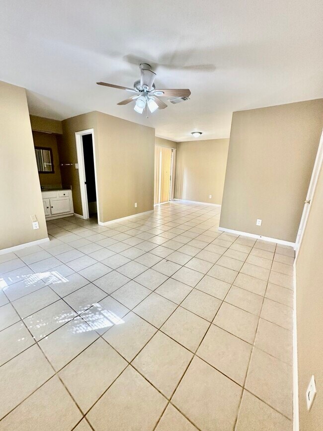 Building Photo - 2526 Valley Forest Dr