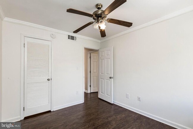 Building Photo - 5438 Ring Dove Ln