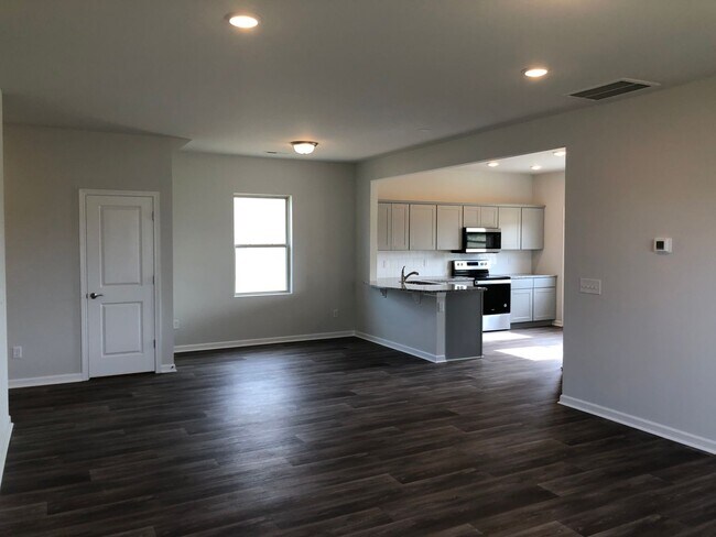 Building Photo - Lovely 3 bedroom 2.5 Bath in Williamson Co...
